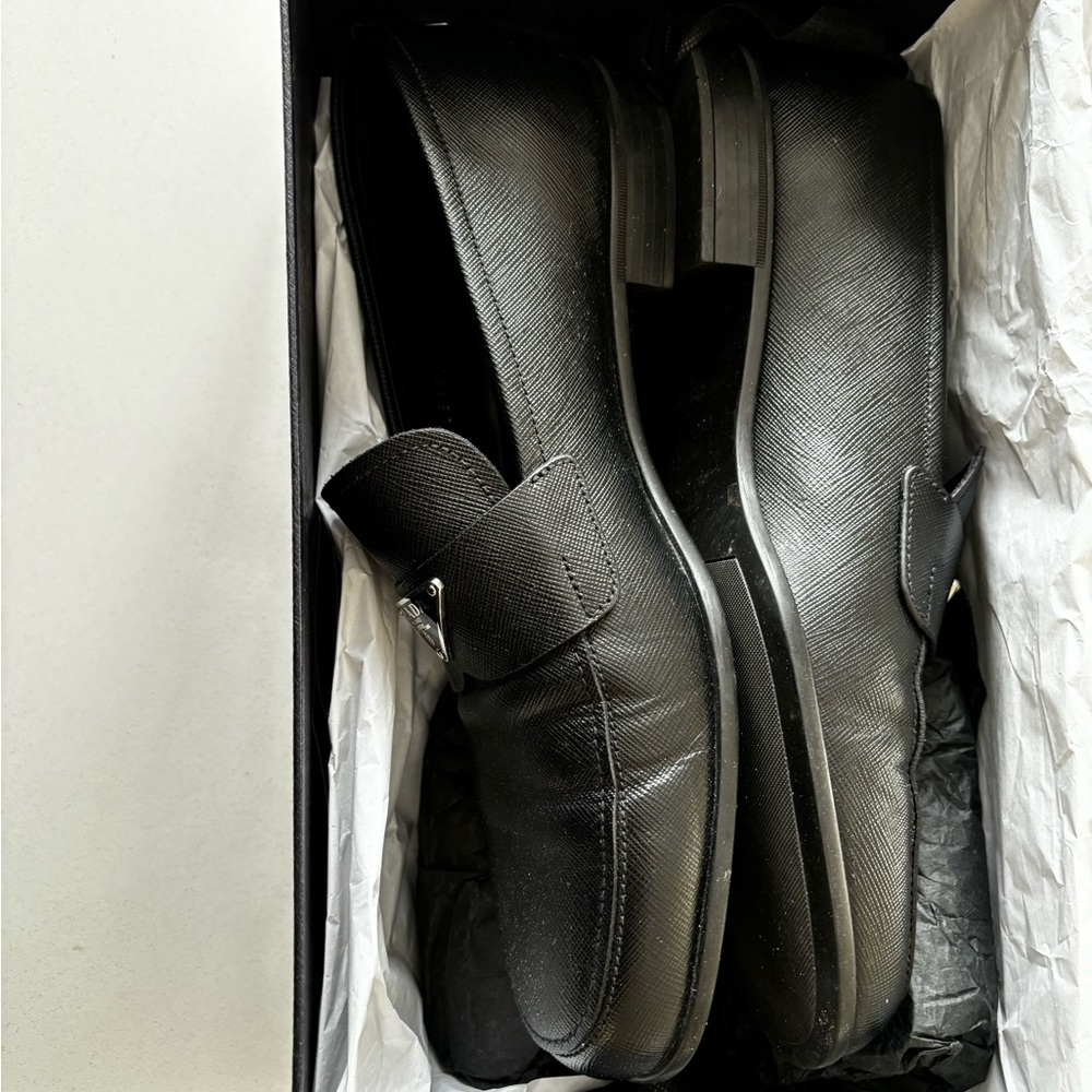 ‼️SOLD‼️
MENS PRADA saffiano leather loafers - Picture 3 of 11